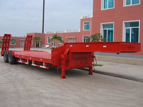 低平板半挂车