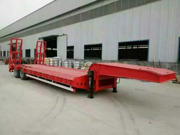 低平板半挂车