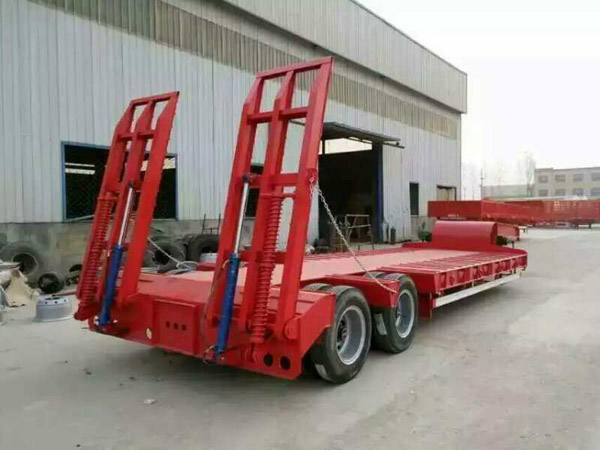 低平板半挂车