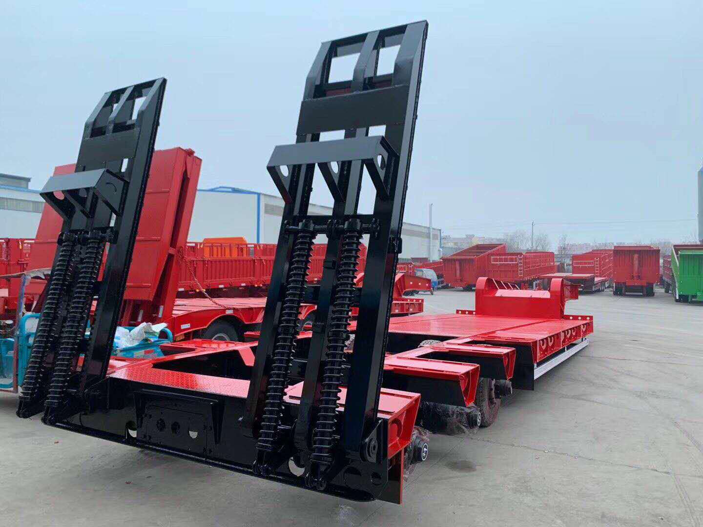 三线六轴低平板半挂车